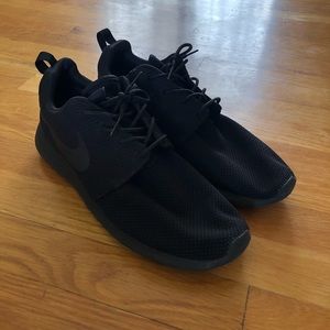 Nike Roshe One Sneaker